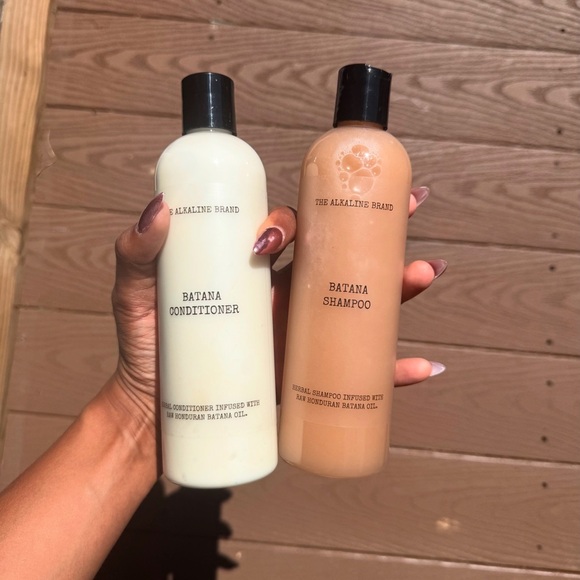 Batana infused Shampoo and Conditioner bundle - Picture 1 of 10